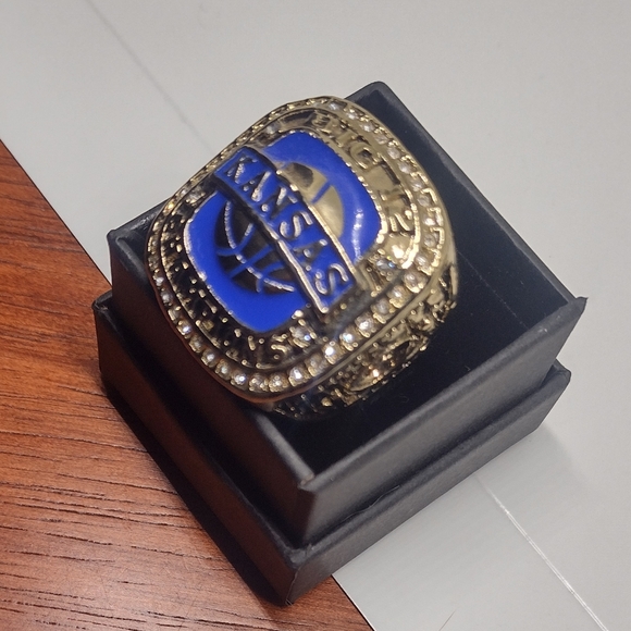 KANSAS JAYHAWKS 2013 BEN MCLEMORE BIG 12 CHAMPIONSHIP MENS SIZE 10.5 RING w/BOX - Picture 14 of 16